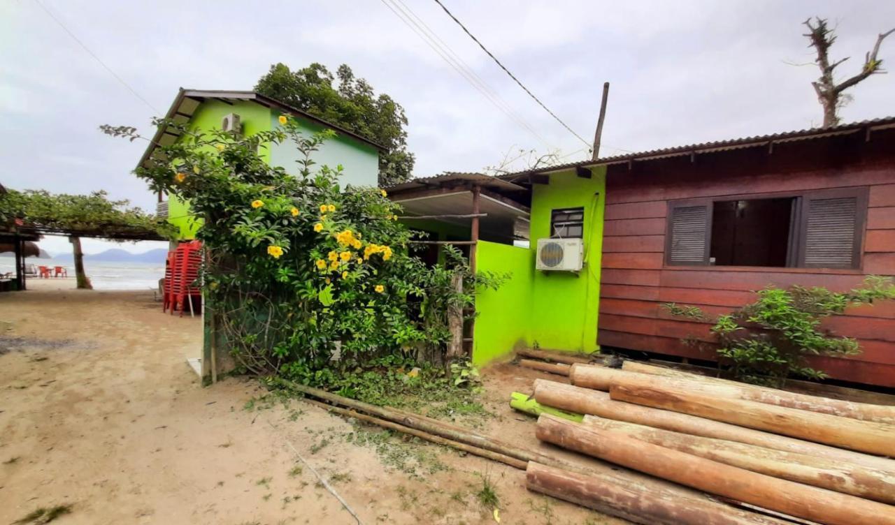 Casa de férias 827 Chale Pe Na Areia, Completo Na Do Estaleiro Em - 1 Dormitorio, 1 Banheiro, 1 Vaga De Garagem Ubatuba