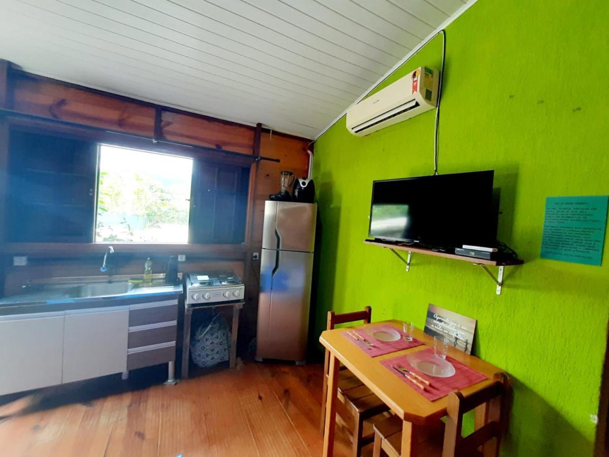 Casa de férias 827 Chale Pe Na Areia, Completo Na Do Estaleiro Em - 1 Dormitorio, 1 Banheiro, 1 Vaga De Garagem Ubatuba